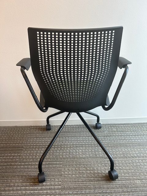 Knoll Multigeneration chair – Green seat