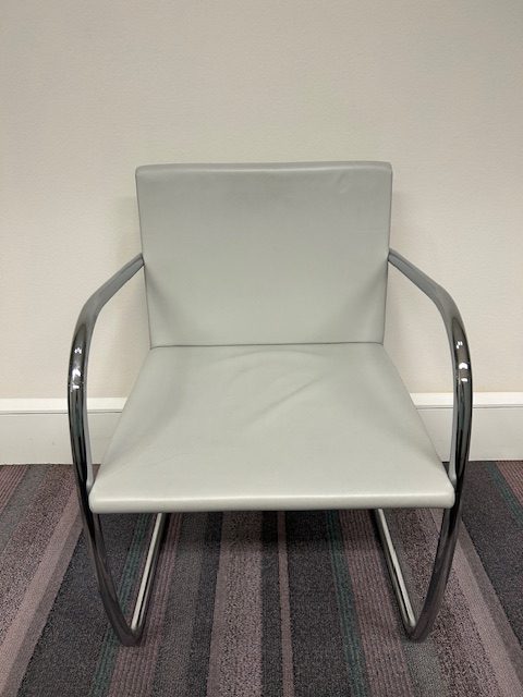 Knoll sled base guest chair