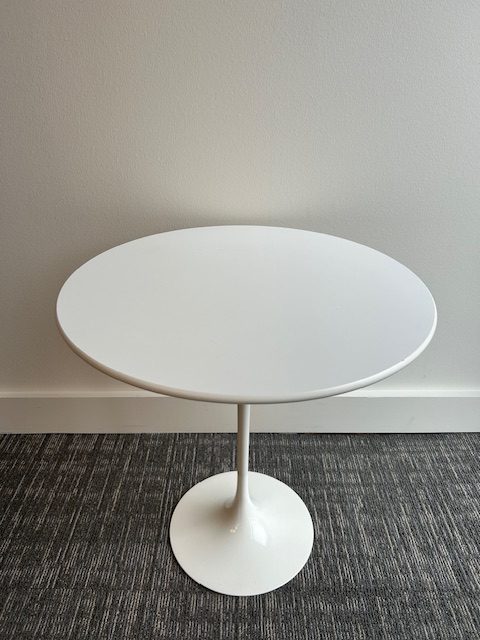 Knoll Tulip side table