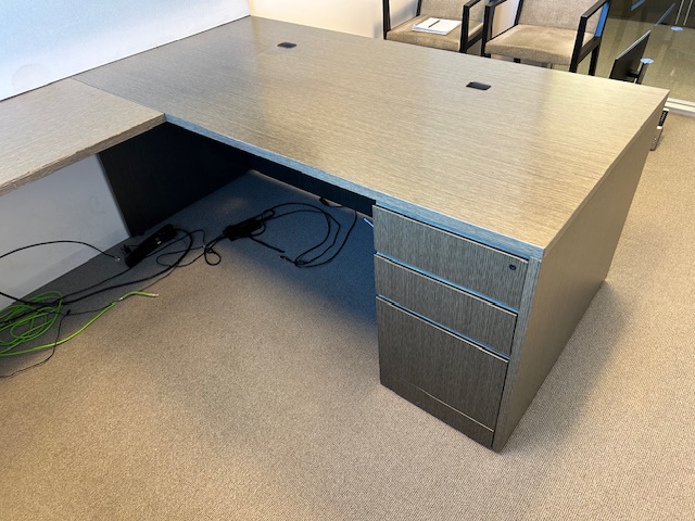 Knoll U shape desk