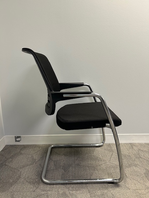 Mesh back guest chair
