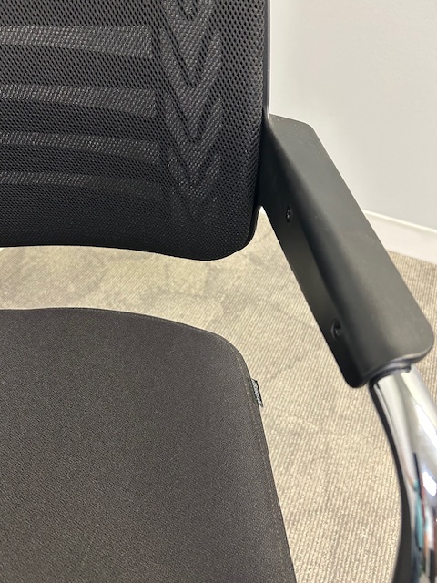 Mesh back guest chair