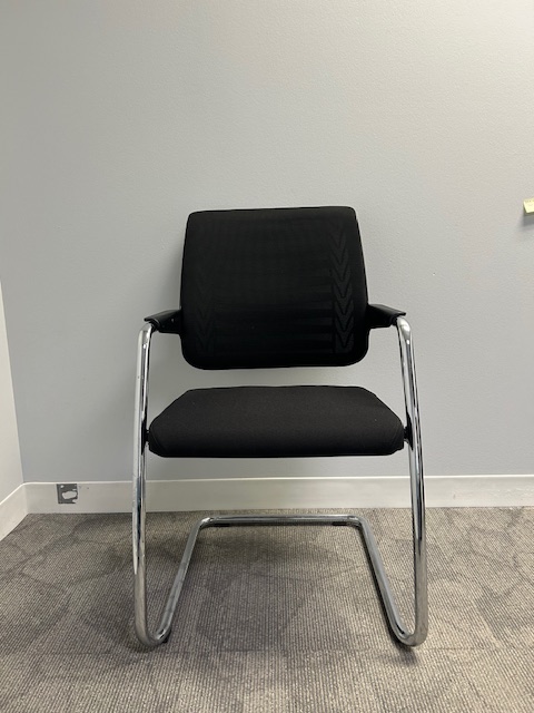 Mesh back guest chair