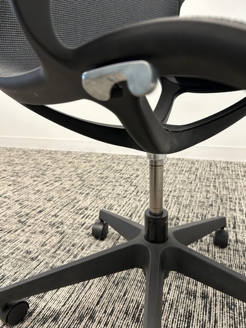 Mesh chair