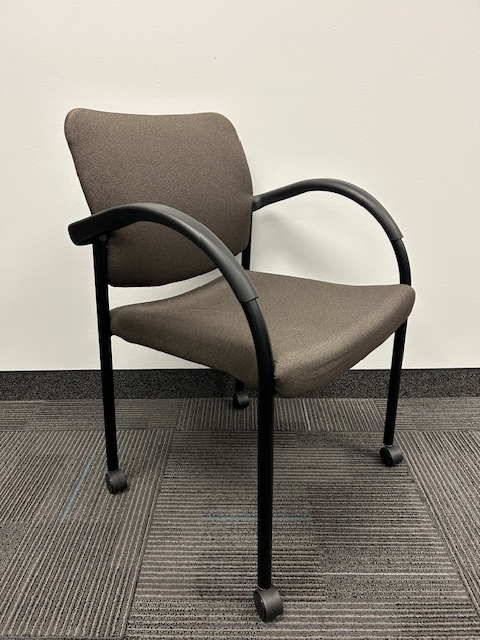 Mobile side chair with arms