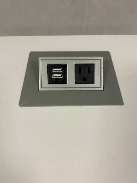 National Epic cube table w/power