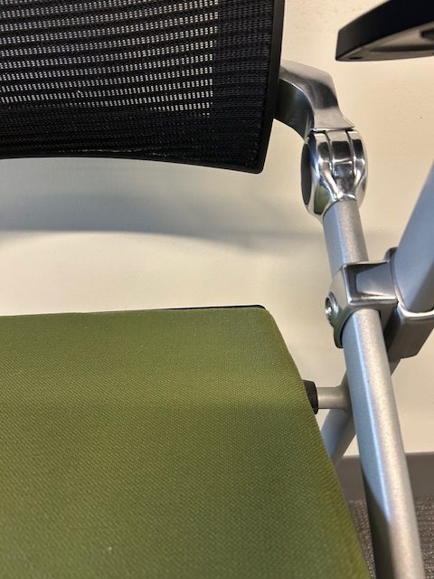 National Jiminy nesting chair