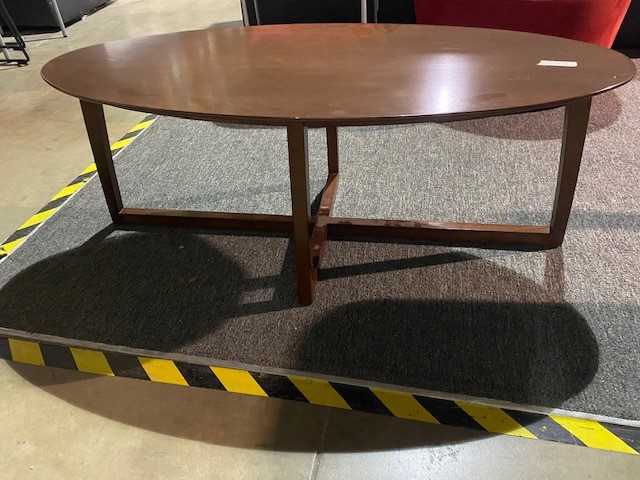 Oval coffee table