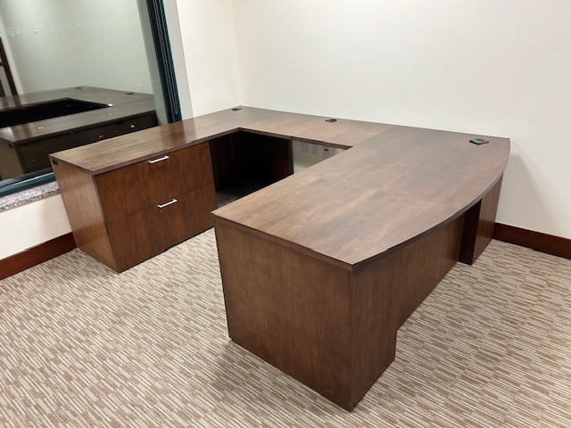 Paoli 42” Round table
