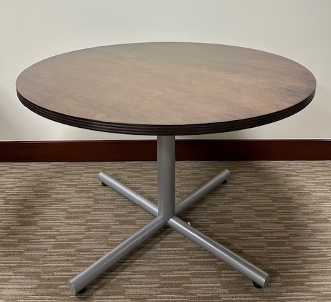 Paoli 42” Round table