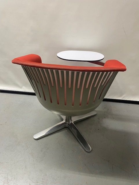 Red i2i chair w/tablet