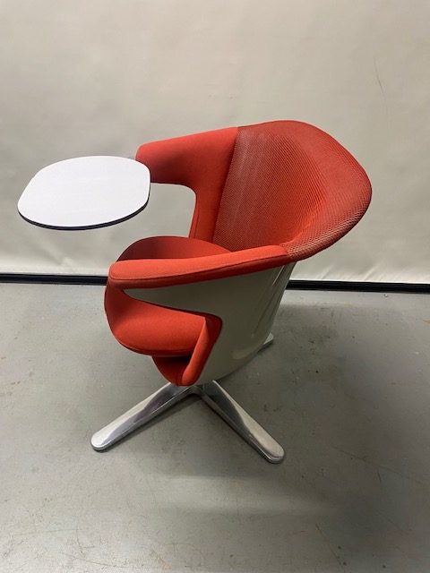 Red i2i chair w/tablet