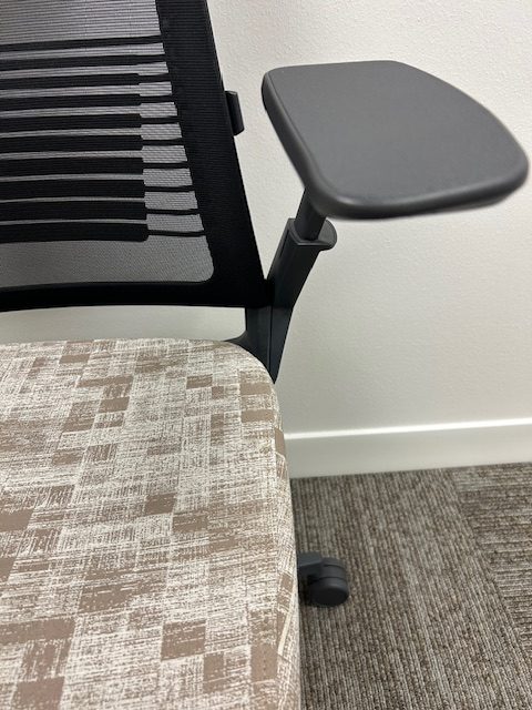 Sit On It Vectra chair