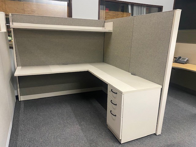 Steelcase Answer 6′ x 6′ x 66″H