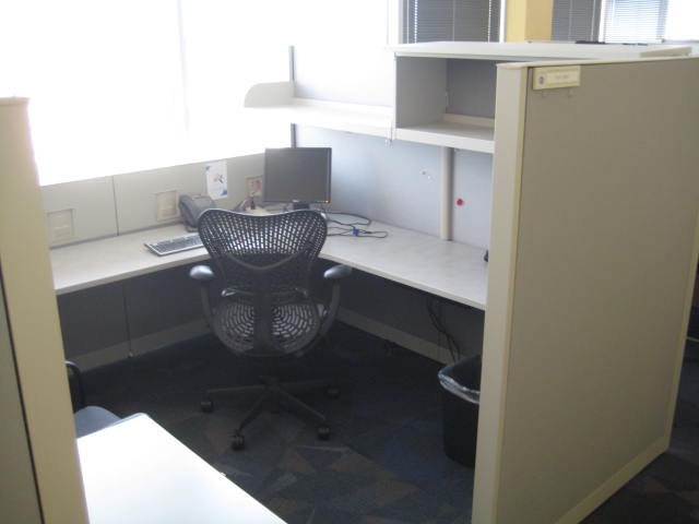 Steelcase Answer 8′ x 8′ x 65″H