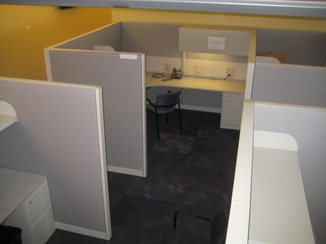 Steelcase Answer 8′ x 8′ x 65″H