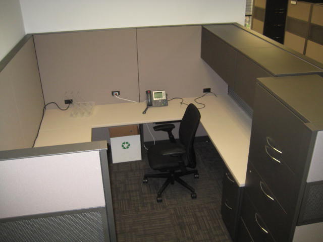 Steelcase Answer 9′ x 8′ x 9′ x 65″H