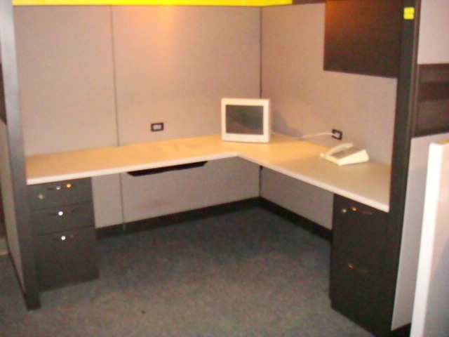 Steelcase Answer 9′ x 8′ x 9′ x 65″H