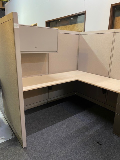 Steelcase Avenir stations