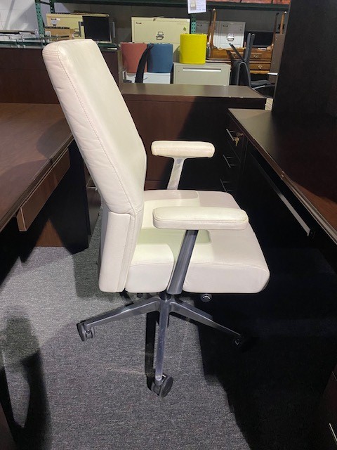 Steelcase Siento Leather Chair