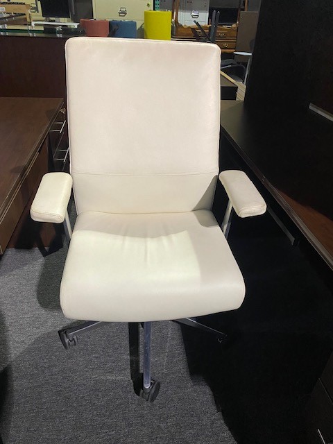 Steelcase Siento Leather Chair