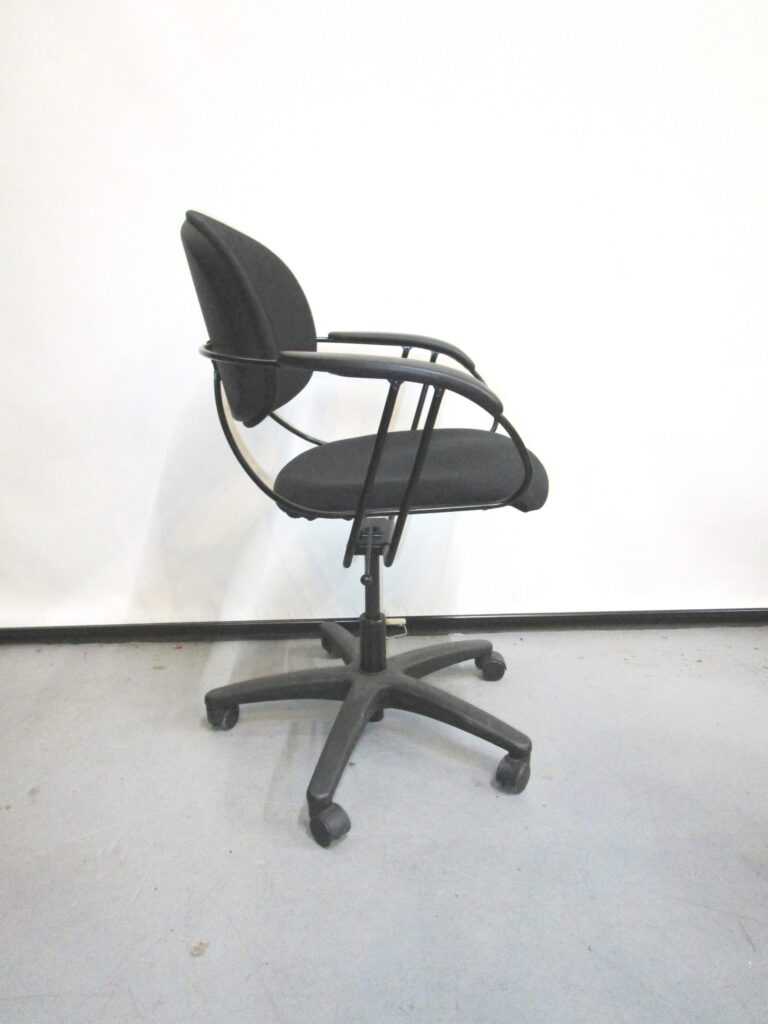 Steelcase Uno chair