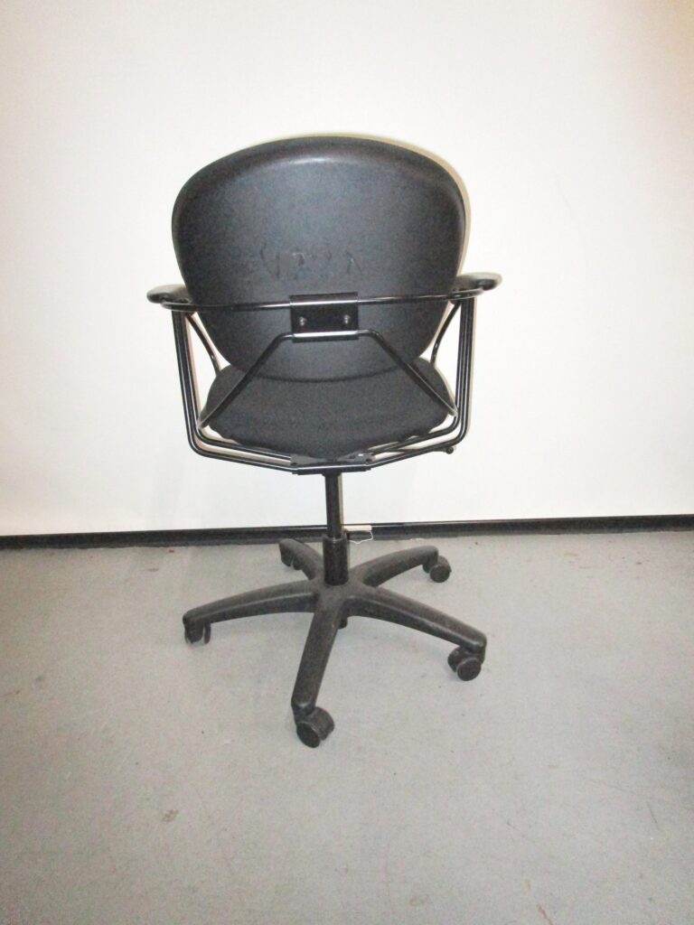 Steelcase Uno chair