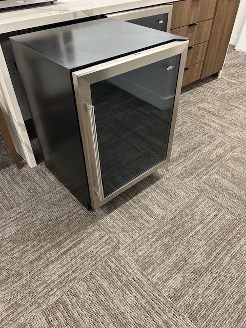 Summit mini beverage fridge