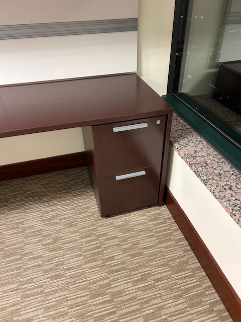 Teknion 6’ x 9’ L shape w/OH
