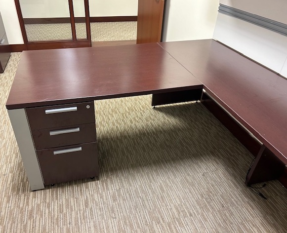Teknion 6’ x 9’ L shape w/OH