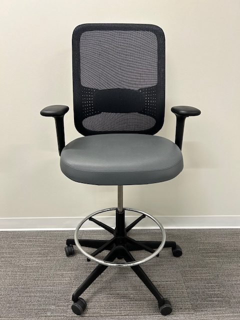 Teknion Projek Stool-gray seat