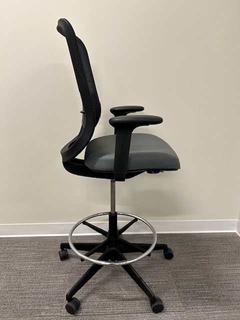 Teknion Projek Stool-gray seat