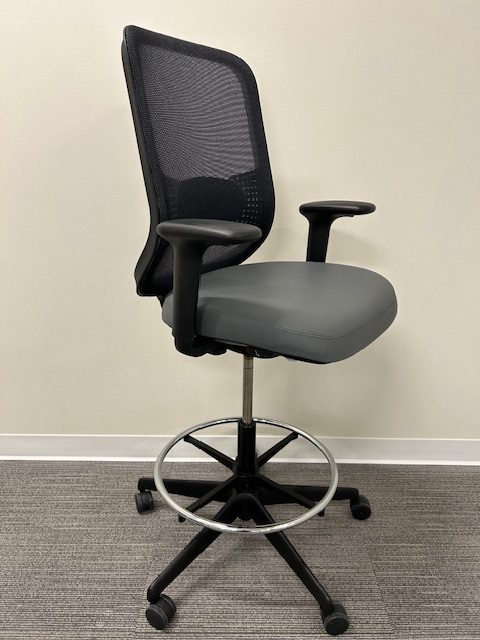Teknion Projek Stool-gray seat