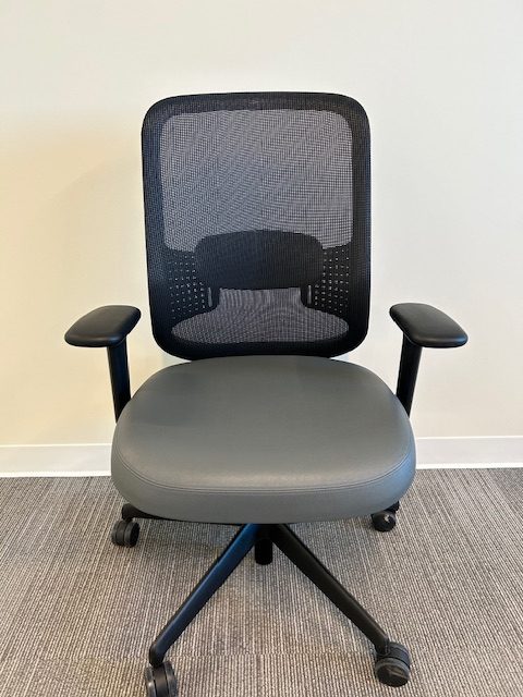 Teknion Projek task chair-Adj. arms