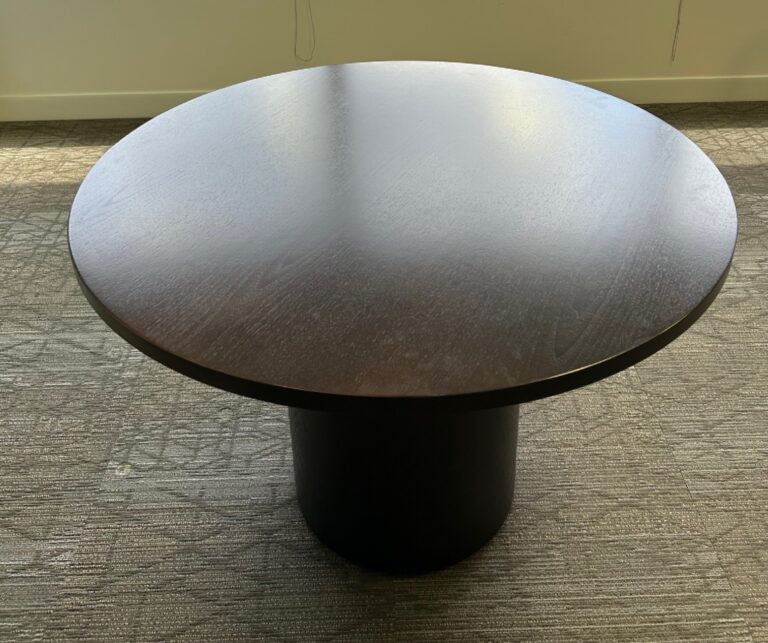 42″ round table