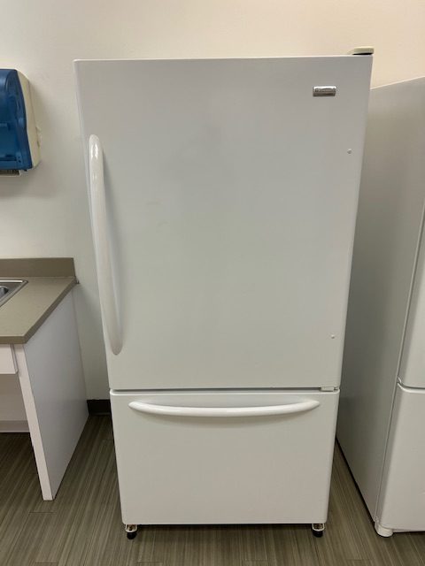 Kenmore refrigerator with icemaker — used misc for sale in DFW from Eggleston Office