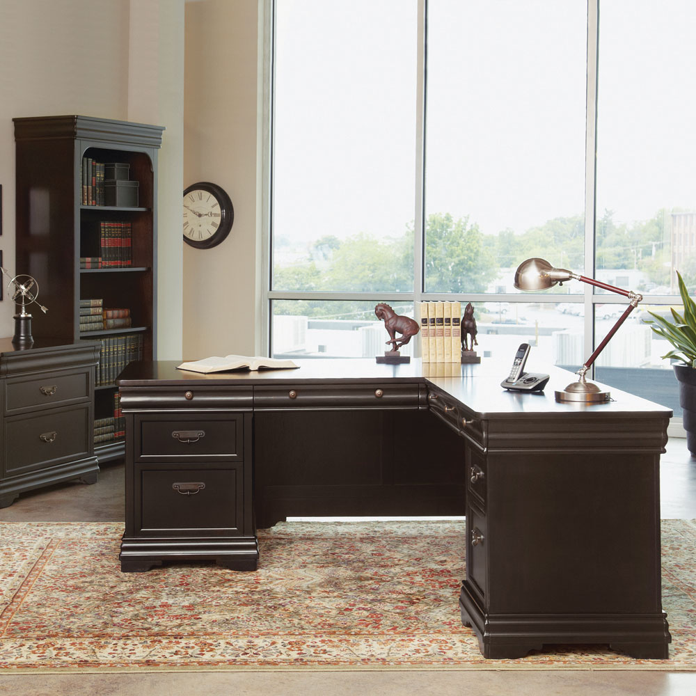 Executive Office configuration 3 — Eggleston Office DFW